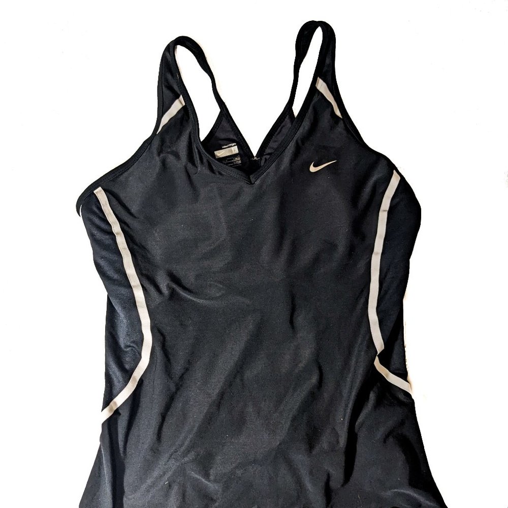 Black Nike tank w light padding